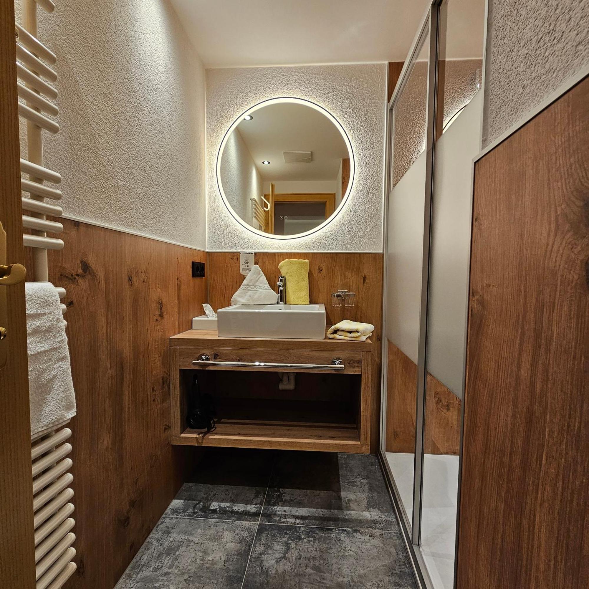 Appartements Kardona イシュグル エクステリア 写真